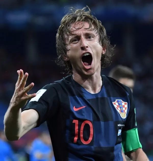 篮球湖人球员训练中展现惊人弹跳